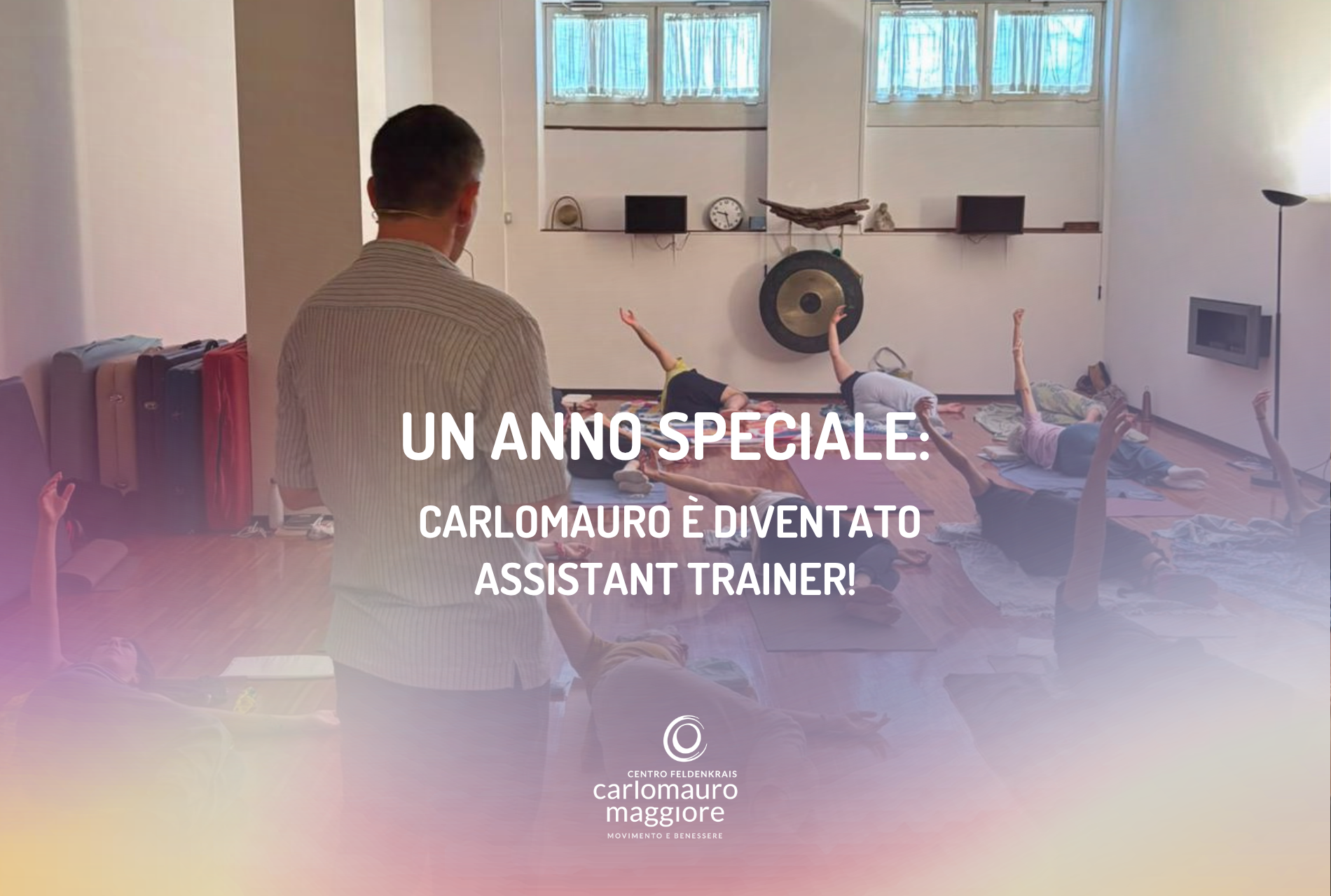 Carlomauro Maggiore Assistant trainer conduce lezione Feldenkrais
